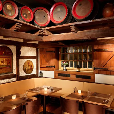 Carstens Hotel 4*